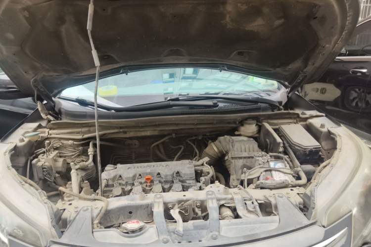 Used Honda CR-V 2012 2.0L two-wheel drive urban version Engine Bay