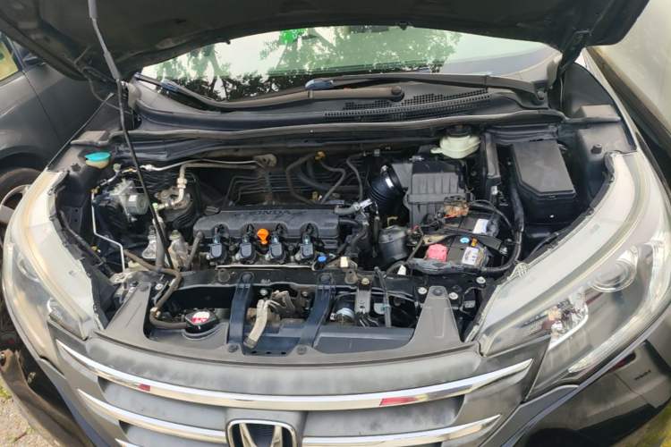 Used Honda CR-V 2012 2.0L two-wheel drive urban version Engine Bay