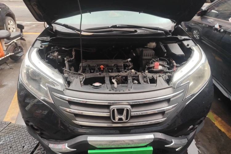 Used Honda CR-V 2012 2.0L two-wheel drive urban version Engine Bay