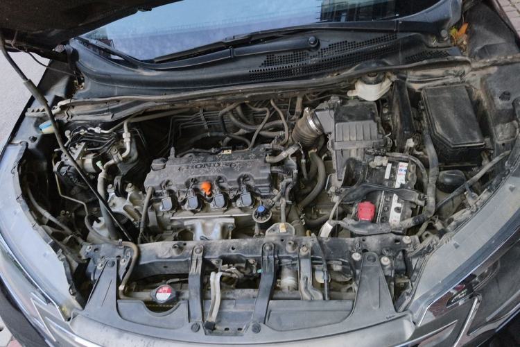 Used Honda CR-V 2012 2.0L two-wheel drive urban version Engine Bay