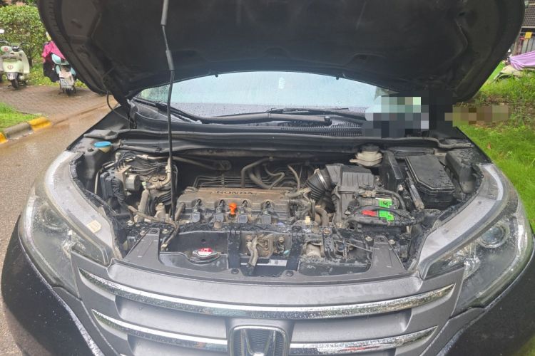Used Honda CR-V 2012 2.0L two-wheel drive urban version Engine Bay