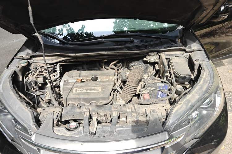 Used Honda CR-V 2012 2.4L four-wheel drive luxury version Engine Bay