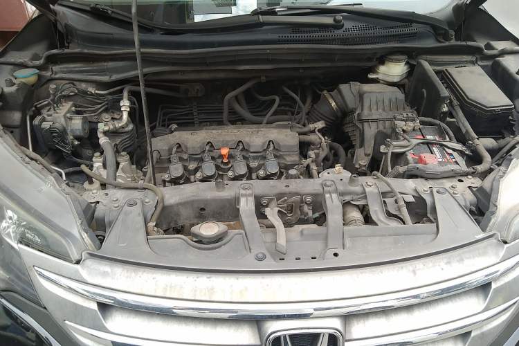 Used Honda CR-V 2012 2.0L two-wheel drive urban version Engine Bay