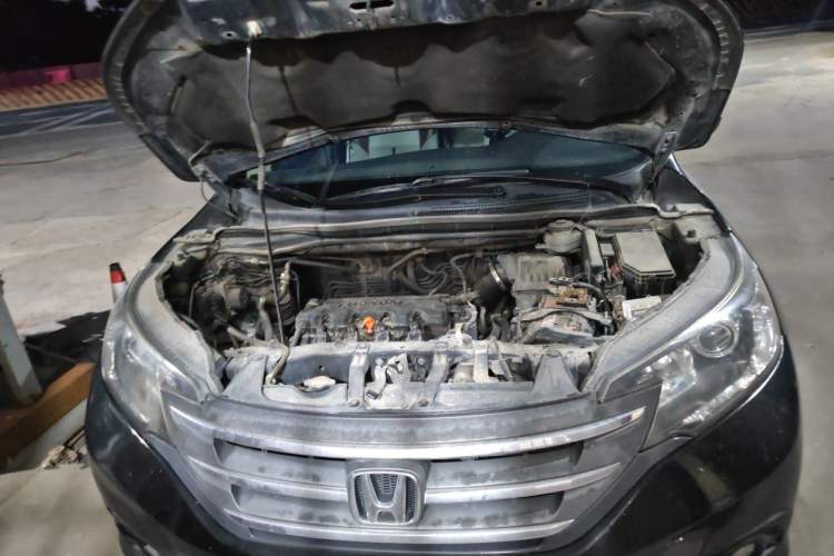 Used Honda CR-V 2012 2.0L two-wheel drive urban version Engine Bay