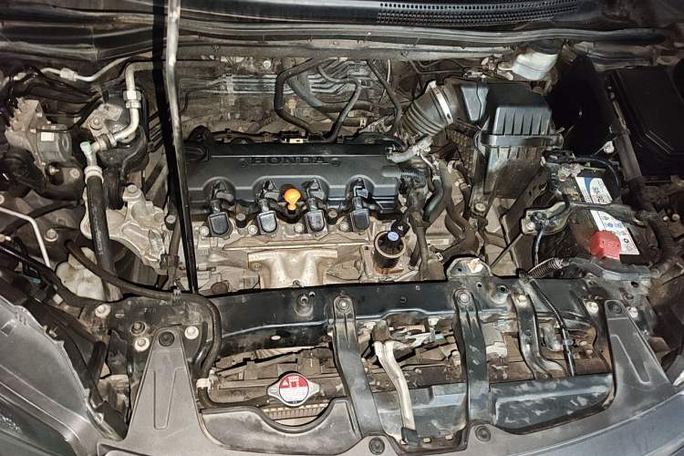 Used Honda CR-V 2012 2.0L two-wheel drive urban version Engine Bay