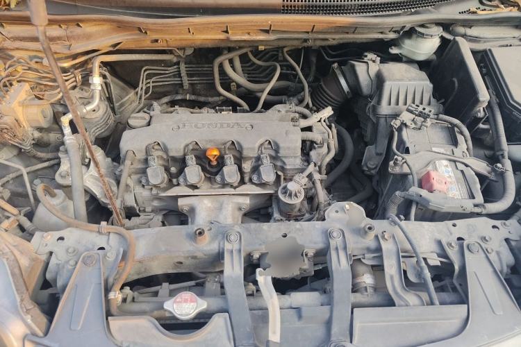 Used Honda CR-V 2012 2.0L two-wheel drive urban version Engine Bay