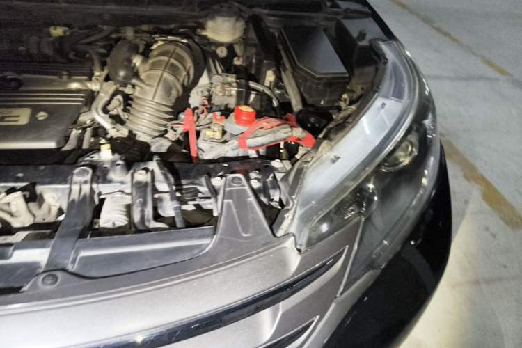 Used Honda CR-V 2012 2.4L four-wheel drive luxury version Engine Bay Left