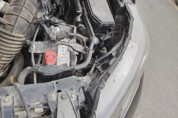 Used Honda CR-V 2012 2.4L four-wheel drive luxury version Engine Bay Left