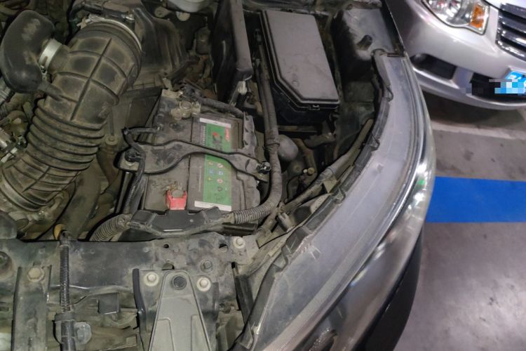 Used Honda CR-V 2012 2.4L four-wheel drive luxury version Engine Bay Left