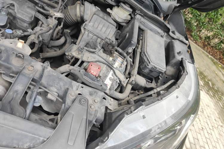 Used Honda CR-V 2012 2.0L two-wheel drive urban version Engine Bay Left