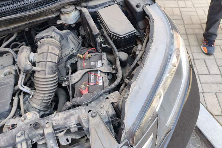 Used Honda CR-V 2012 2.4L four-wheel drive luxury version Engine Bay Left