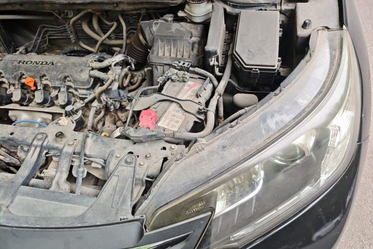 Used Honda CR-V 2012 2.0L two-wheel drive urban version Engine Bay Left