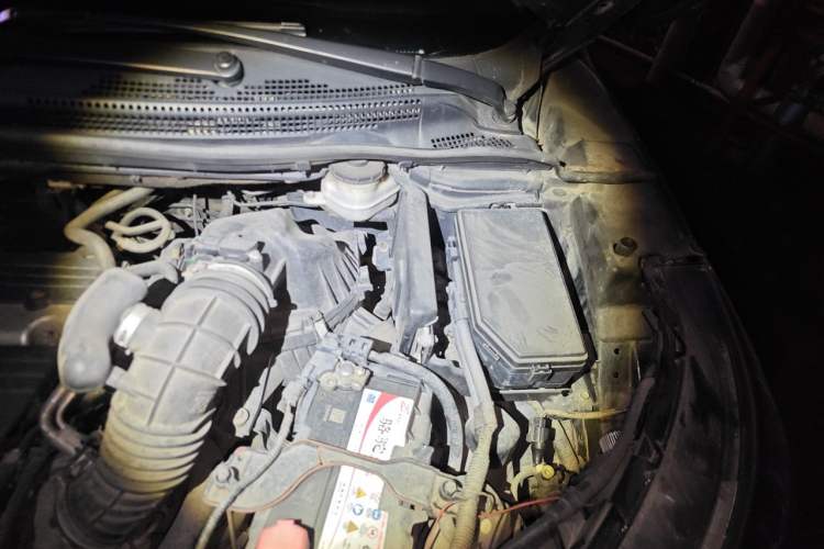 Used Honda CR-V 2012 2.4L four-wheel drive luxury version Engine Bay Left