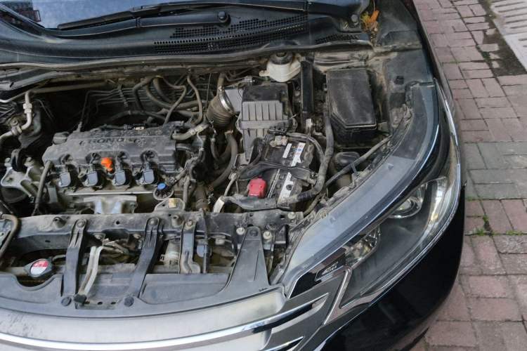 Used Honda CR-V 2012 2.0L two-wheel drive urban version Engine Bay Left