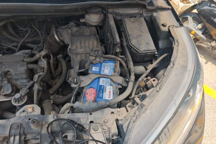 Used Honda CR-V 2012 2.0L two-wheel drive urban version Engine Bay Left