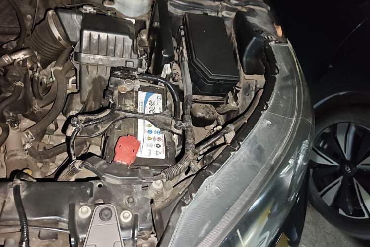 Used Honda CR-V 2012 2.0L two-wheel drive urban version Engine Bay Left