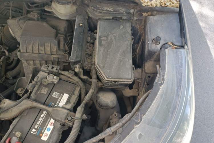 Used Honda CR-V 2012 2.0L two-wheel drive urban version Engine Bay Left