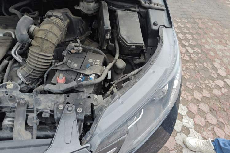 Used Honda CR-V 2012 2.4L four-wheel drive luxury version Engine Bay Left