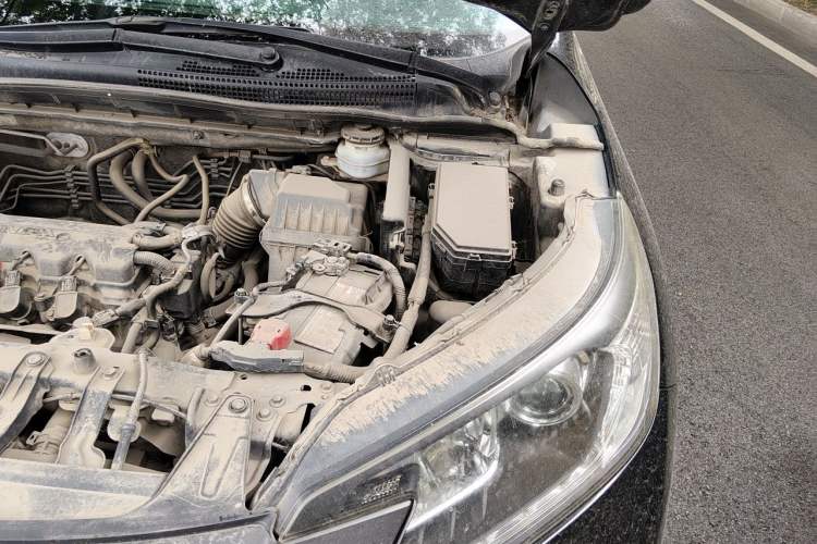 Used Honda CR-V 2012 2.0L two-wheel drive urban version Engine Bay Left