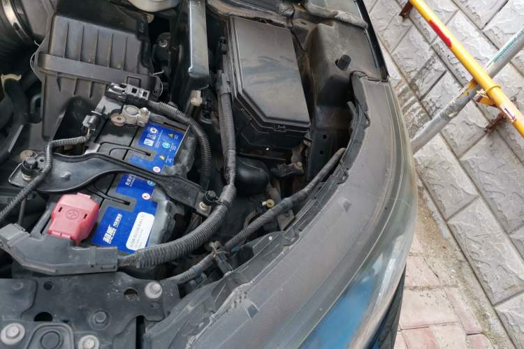 Used Honda CR-V 2012 2.0L two-wheel drive urban version Engine Bay Left