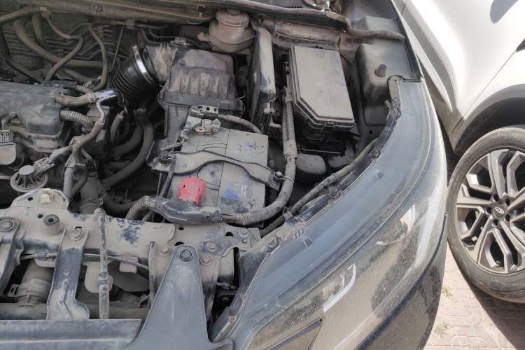 Used Honda CR-V 2012 2.0L two-wheel drive urban version Engine Bay Left