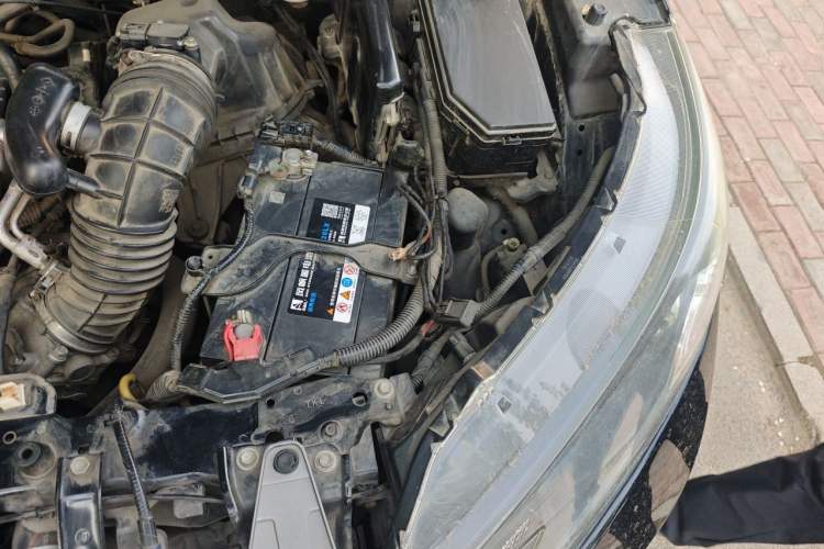Used Honda CR-V 2012 2.4L four-wheel drive luxury version Engine Bay Left