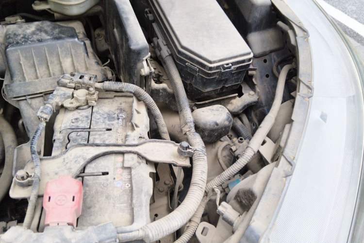 Used Honda CR-V 2012 2.0L two-wheel drive urban version Engine Bay Left