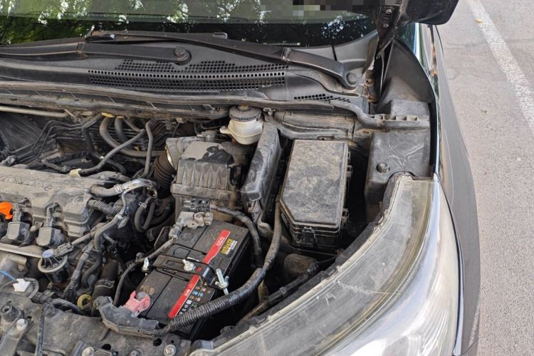 Used Honda CR-V 2012 2.0L two-wheel drive urban version Engine Bay Left
