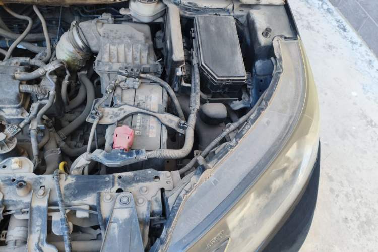 Used Honda CR-V 2012 2.0L two-wheel drive urban version Engine Bay Left