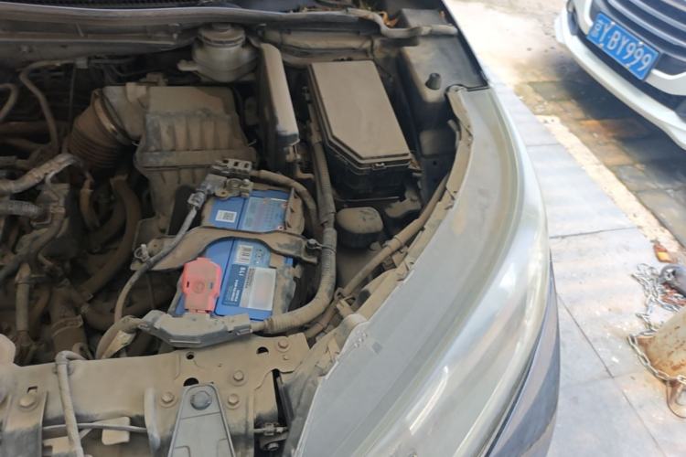 Used Honda CR-V 2012 2.0L two-wheel drive urban version Engine Bay Left
