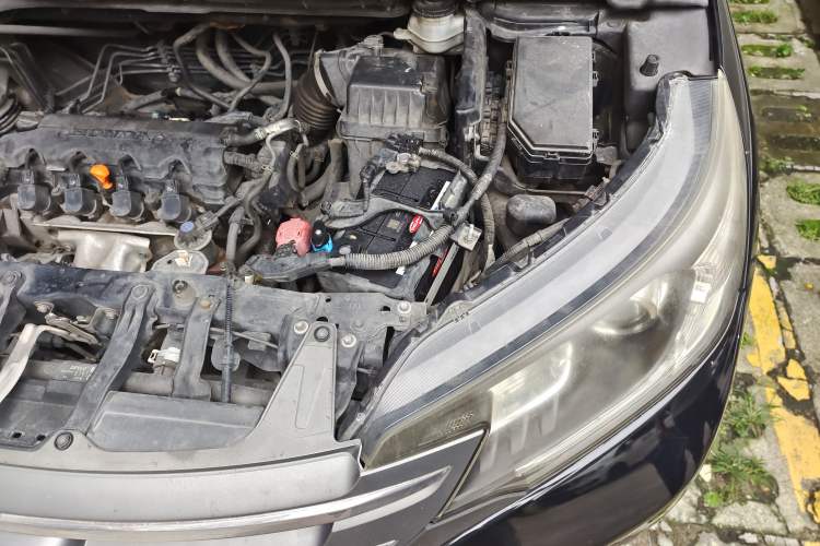 Used Honda CR-V 2012 2.0L two-wheel drive urban version Engine Bay Left