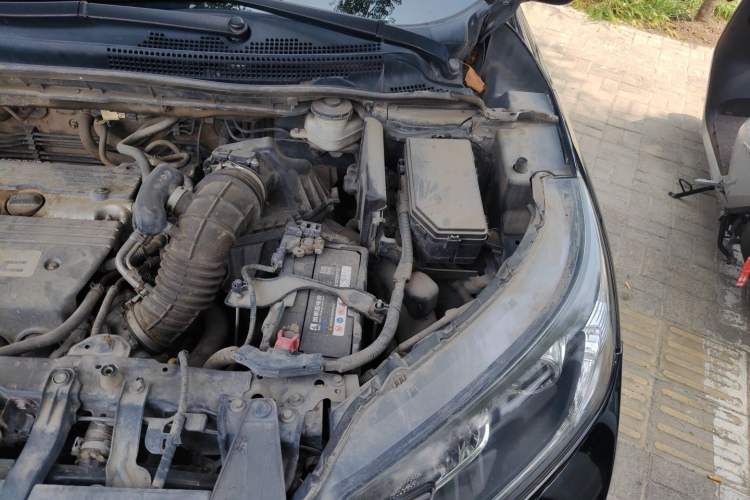 Used Honda CR-V 2012 2.4L four-wheel drive luxury version Engine Bay Left