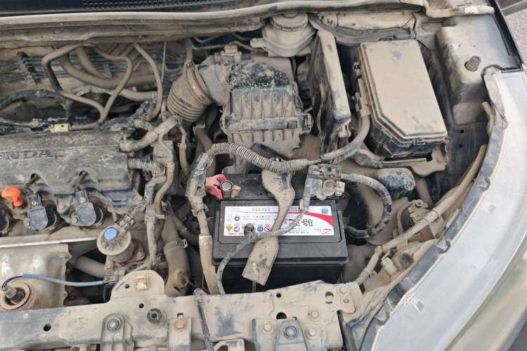Used Honda CR-V 2012 2.0L two-wheel drive urban version Engine Bay Left