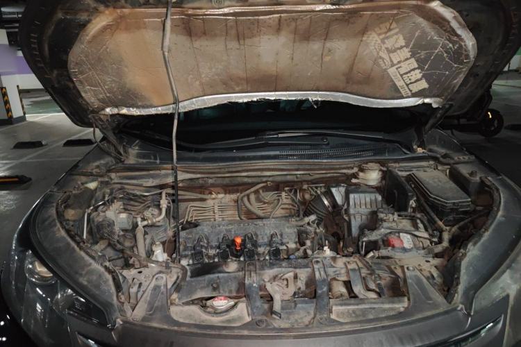 Used Honda CR-V 2012 2.0L two-wheel drive urban version Engine Bay