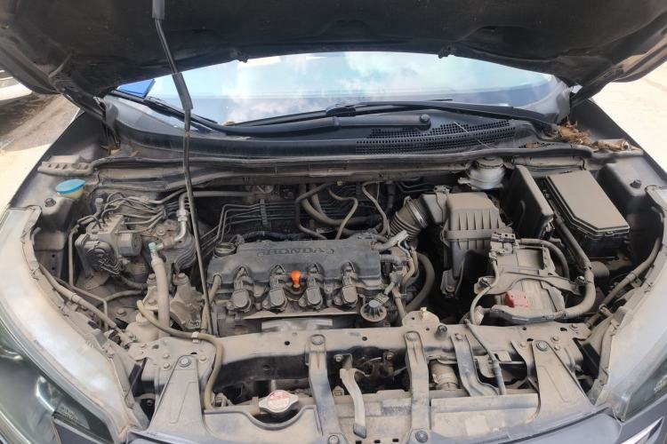 Used Honda CR-V 2012 2.0L two-wheel drive urban version Engine Bay