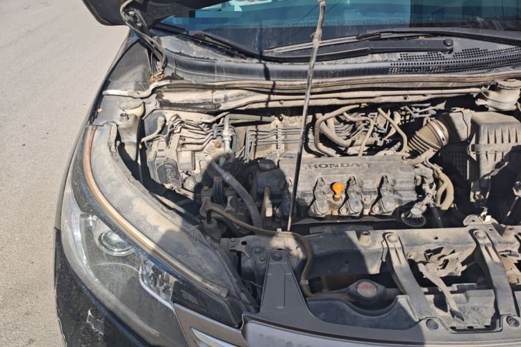 Used Honda CR-V 2012 2.0L two-wheel drive urban version Engine Bay Right