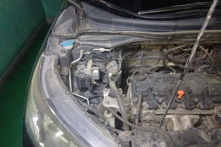 Used Honda CR-V 2012 2.0L two-wheel drive urban version Engine Bay Right