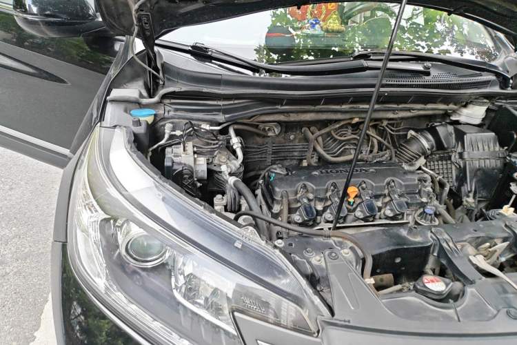 Used Honda CR-V 2012 2.0L two-wheel drive urban version Engine Bay Right