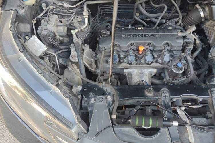 Used Honda CR-V 2012 2.0L two-wheel drive urban version Engine Bay Right