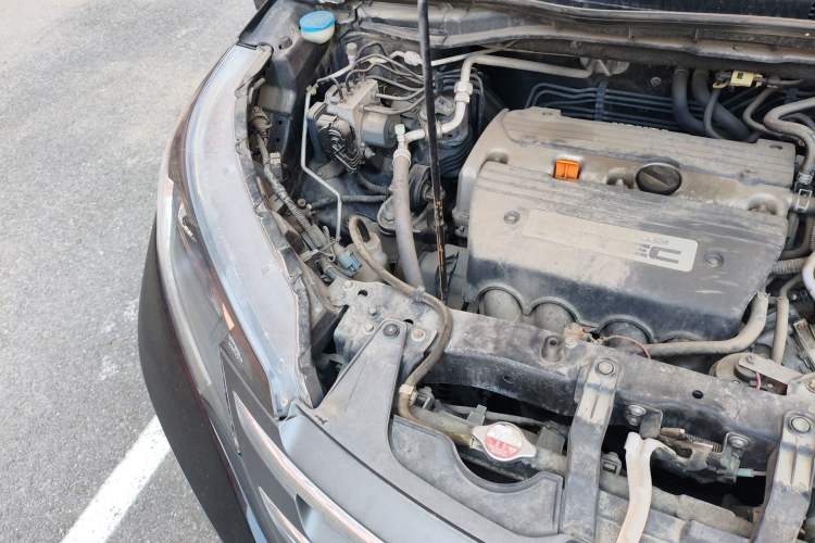 Used Honda CR-V 2012 2.4L four-wheel drive luxury version Engine Bay Right