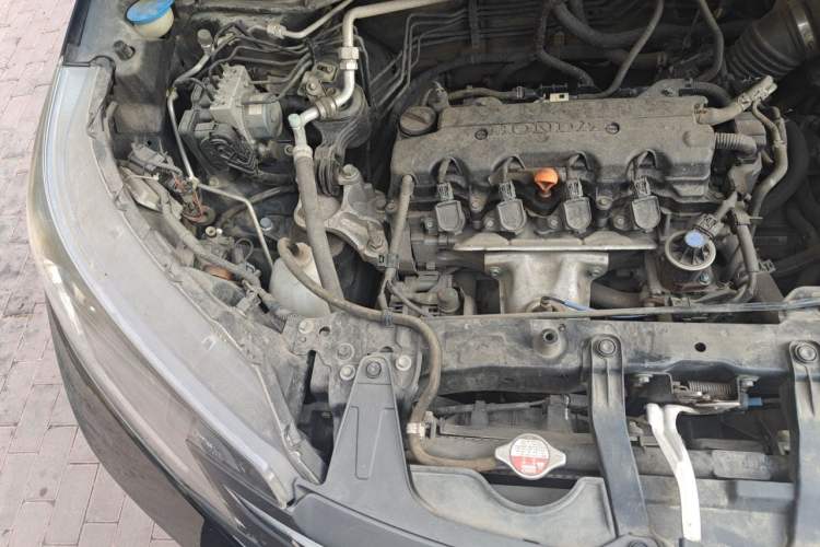 Used Honda CR-V 2012 2.0L two-wheel drive urban version Engine Bay Right