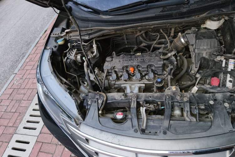 Used Honda CR-V 2012 2.0L two-wheel drive urban version Engine Bay Right