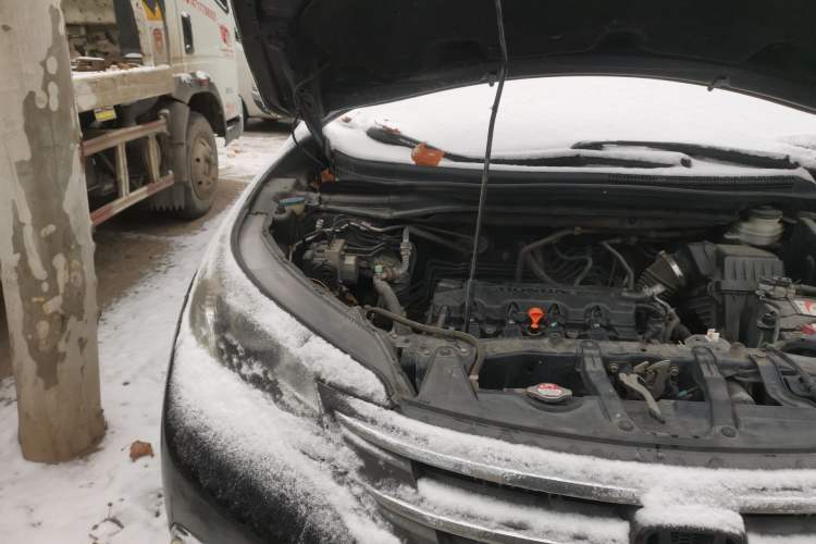 Used Honda CR-V 2012 2.0L two-wheel drive urban version Engine Bay Right