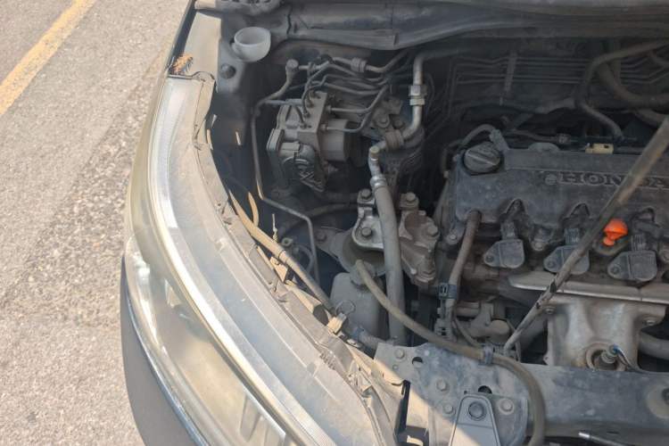 Used Honda CR-V 2012 2.0L two-wheel drive urban version Engine Bay Right
