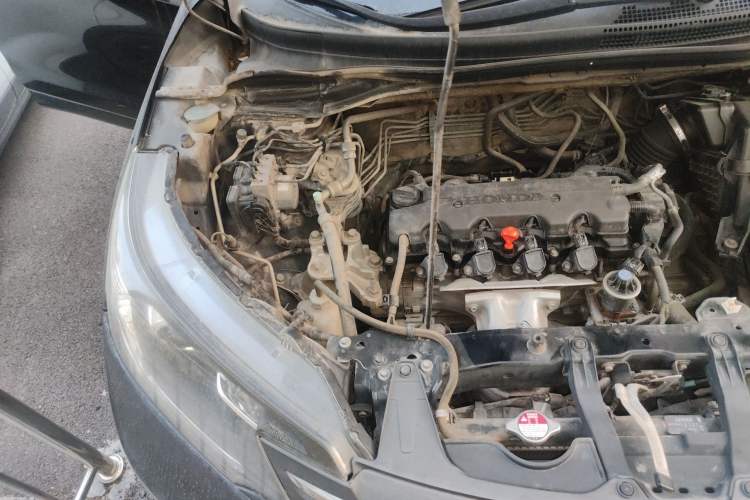 Used Honda CR-V 2012 2.0L two-wheel drive urban version Engine Bay Right