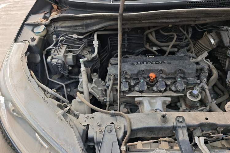 Used Honda CR-V 2012 2.0L two-wheel drive urban version Engine Bay Right