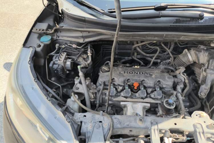 Used Honda CR-V 2012 2.0L two-wheel drive urban version Engine Bay Right