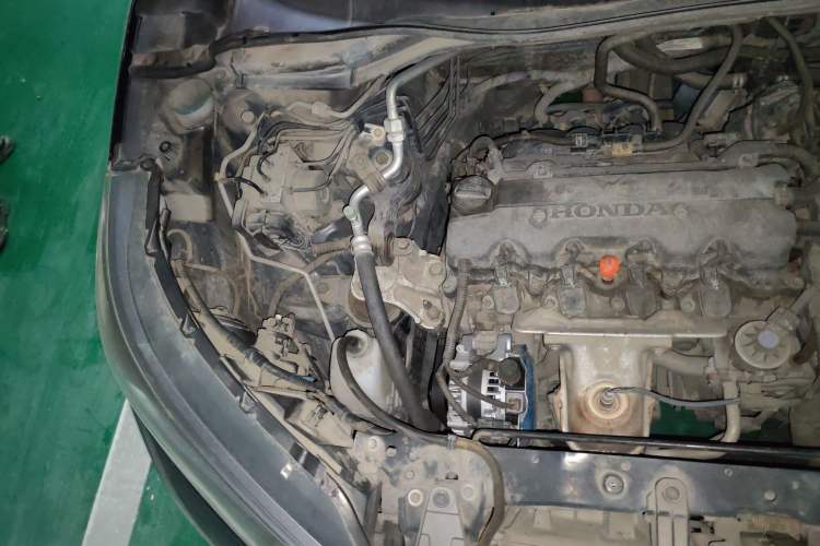 Used Honda CR-V 2012 2.0L two-wheel drive urban version Engine Bay Right