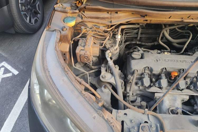 Used Honda CR-V 2012 2.0L two-wheel drive urban version Engine Bay Right