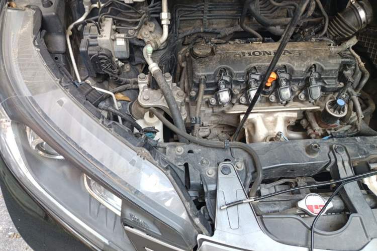Used Honda CR-V 2012 2.0L two-wheel drive urban version Engine Bay Right